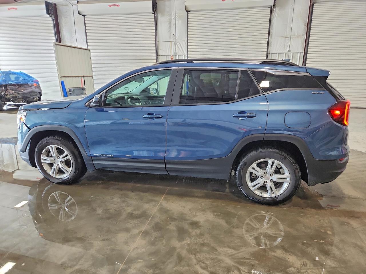 2024 GMC TERRAIN SLE photo 4