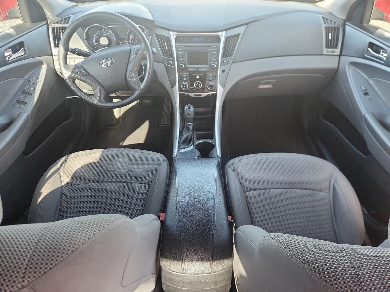 2014 HYUNDAI SONATA GLS photo 22