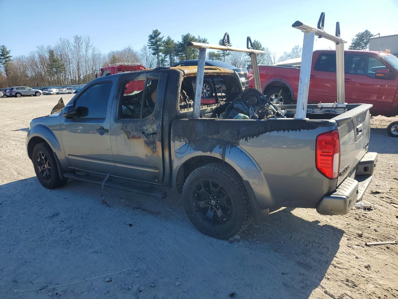 2018 NISSAN FRONTIER SV photo 4