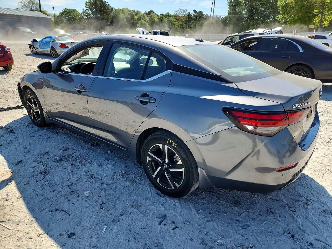 2024 NISSAN SENTRA SV photo 4