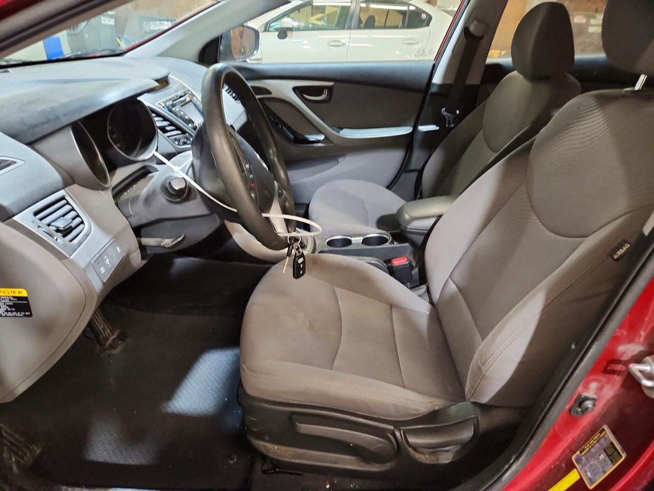 2016 HYUNDAI ELANTRA SE photo 13
