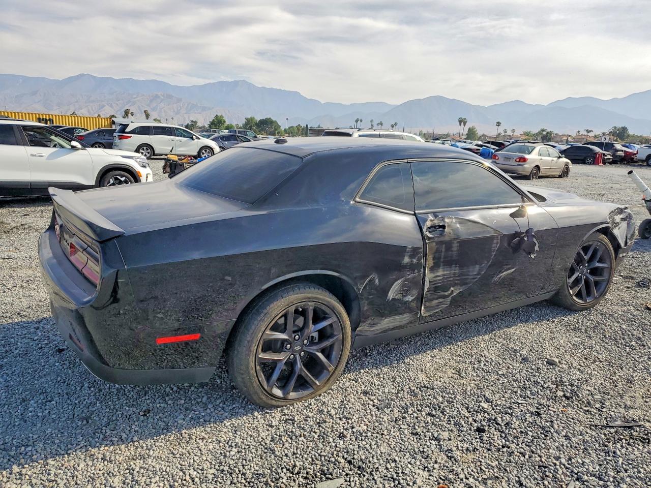 2023 DODGE CHALLENGER SXT photo 3