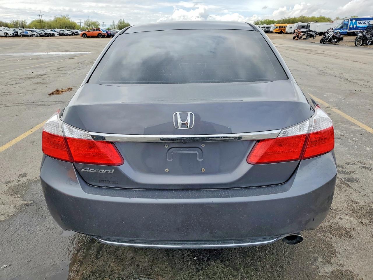 2013 HONDA ACCORD LX photo 11