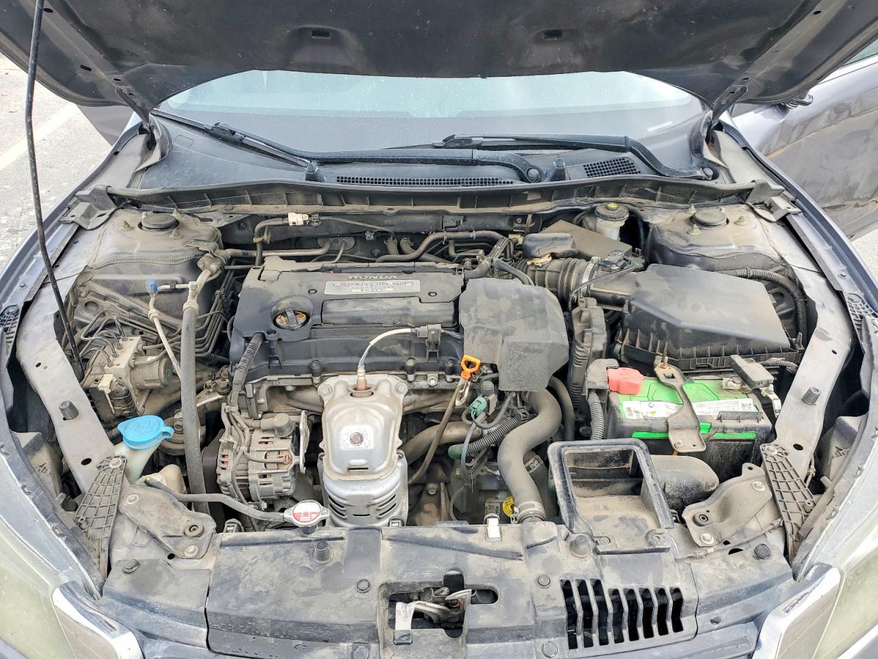 2013 HONDA ACCORD LX photo 21