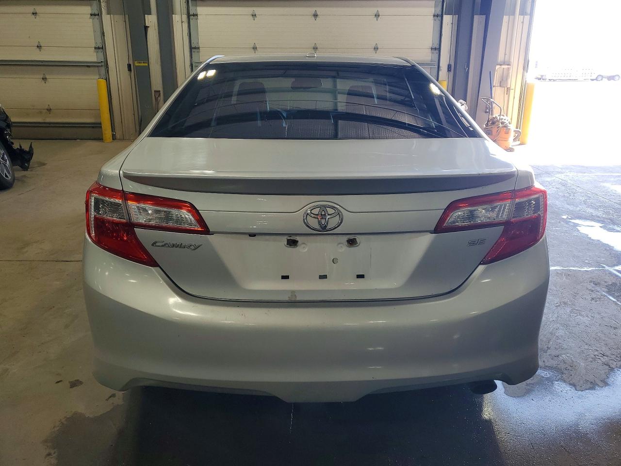 2012 TOYOTA CAMRY SE photo 6