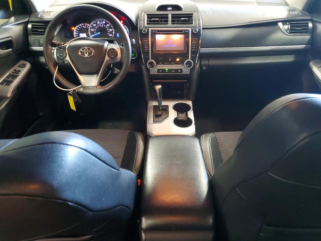 2012 TOYOTA CAMRY SE photo 8