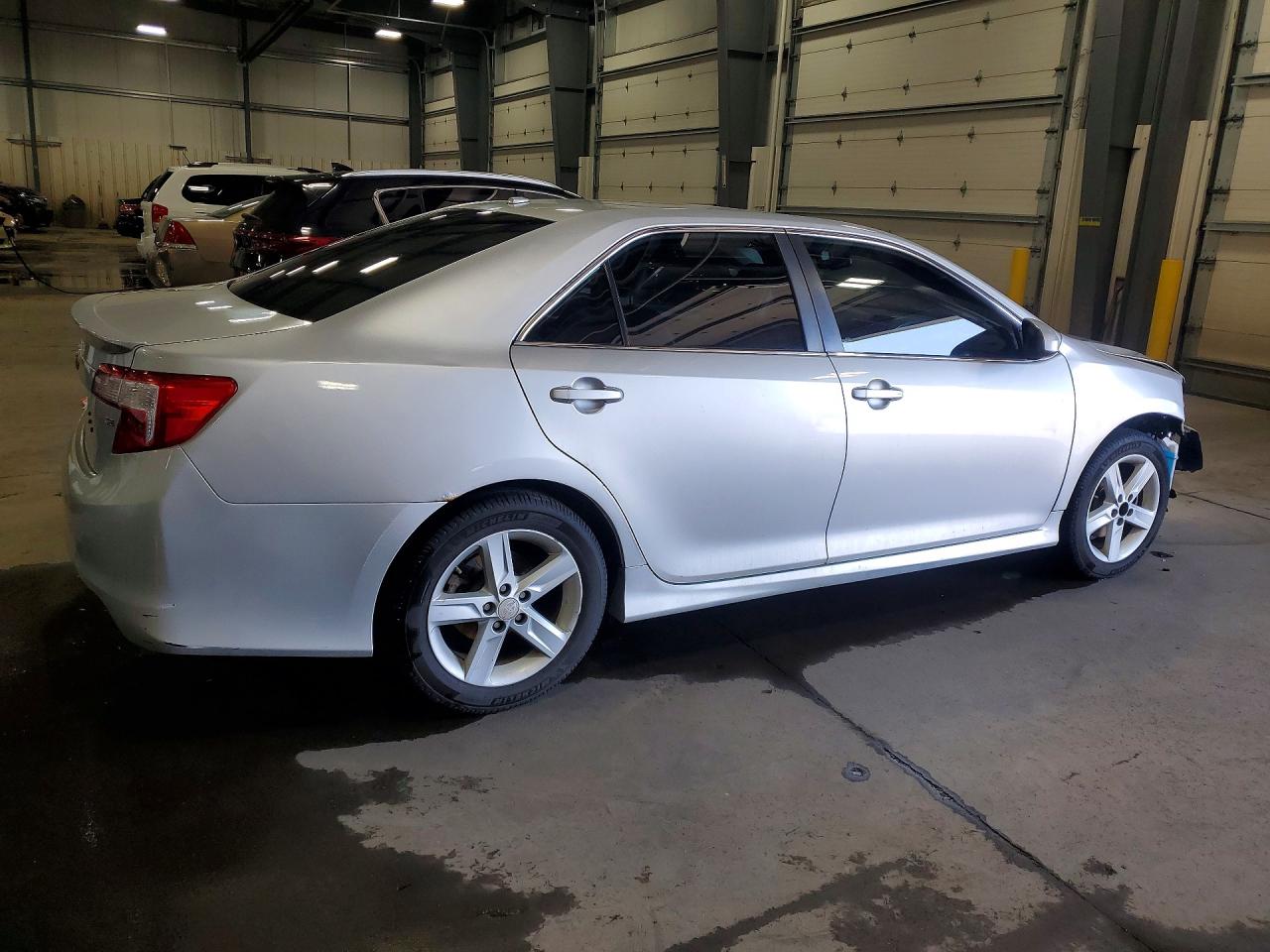 2012 TOYOTA CAMRY SE photo 3