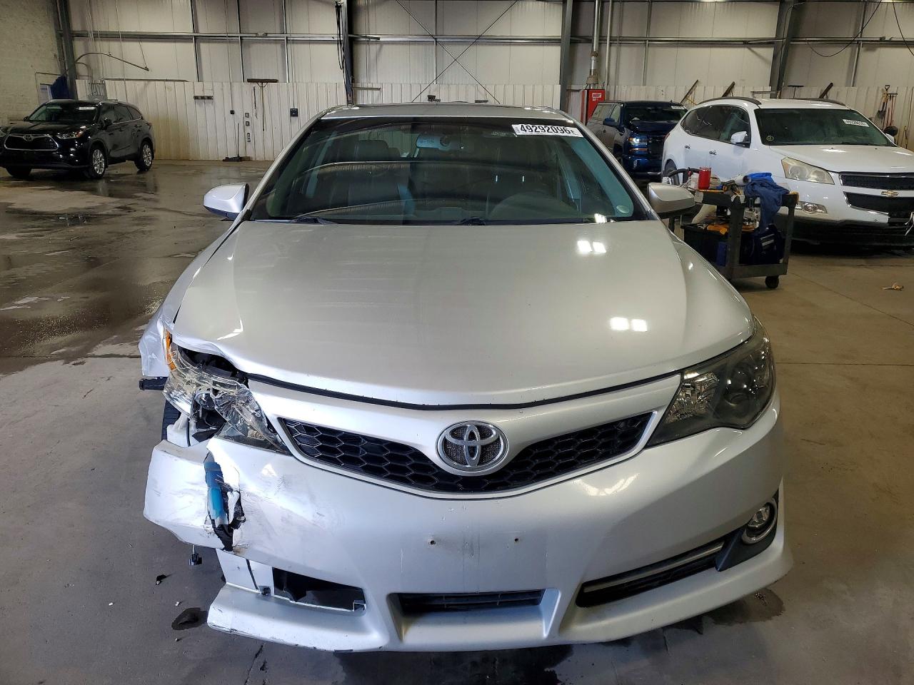 2012 TOYOTA CAMRY SE photo 5