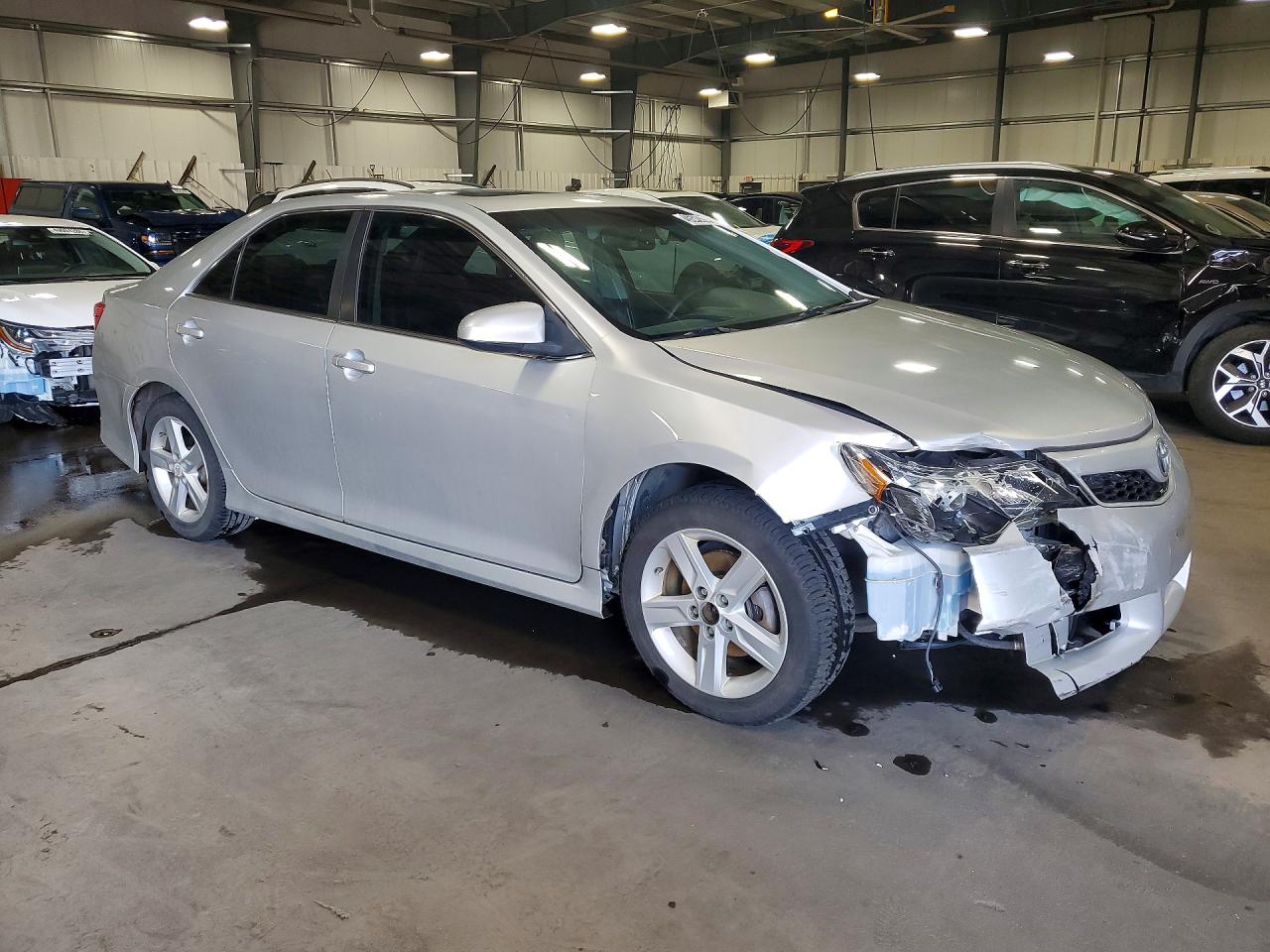 2012 TOYOTA CAMRY SE photo 4