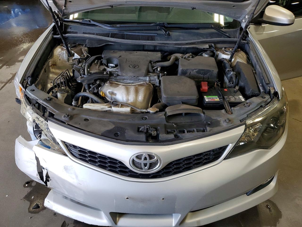 2012 TOYOTA CAMRY SE photo 11