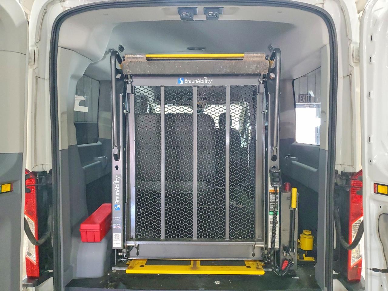2016 FORD TRANSIT photo 28