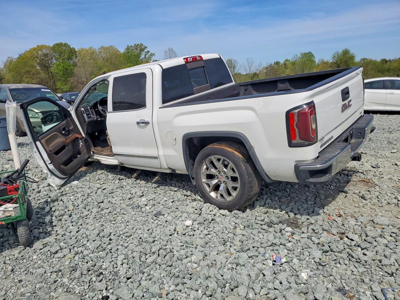 2017 GMC SIERRA K1500 SLT photo 3