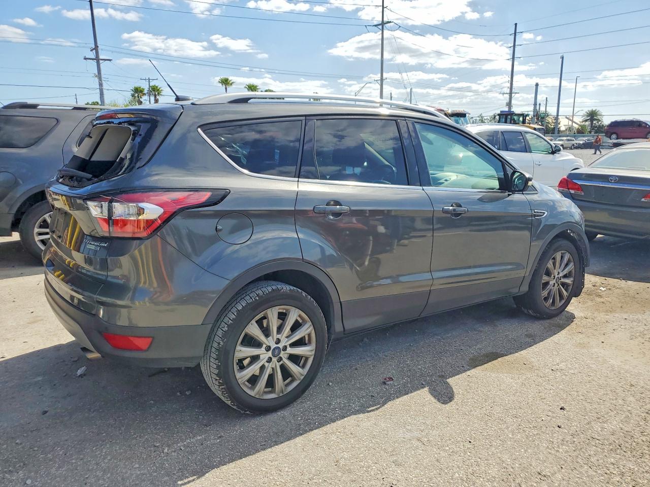 2017 FORD ESCAPE TITANIUM photo 5