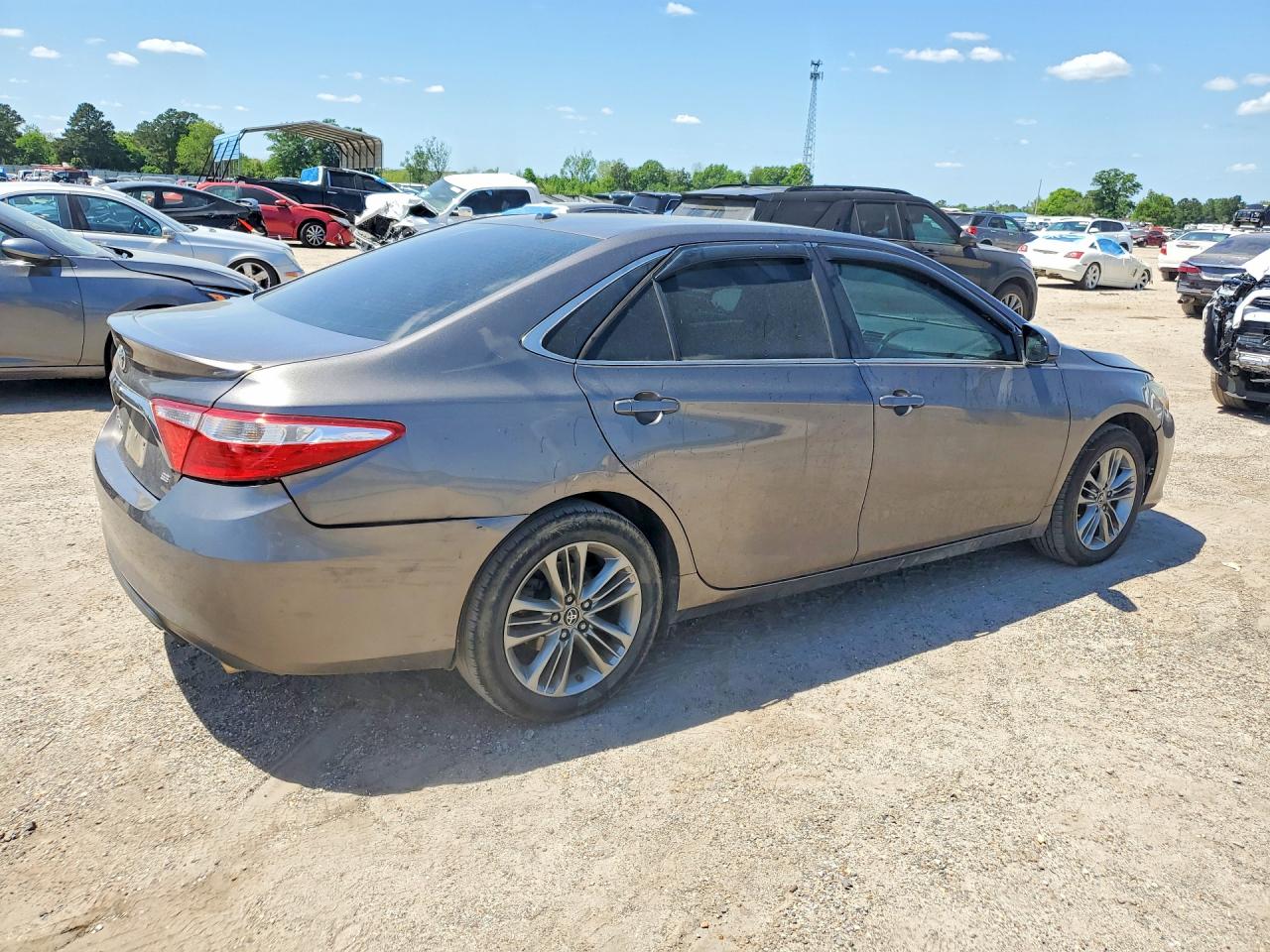2016 TOYOTA CAMRY SE photo 7