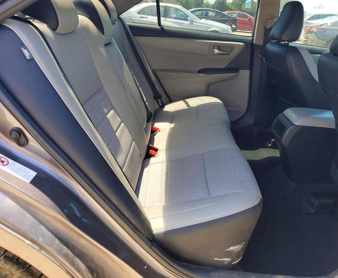 2016 TOYOTA CAMRY SE photo 28