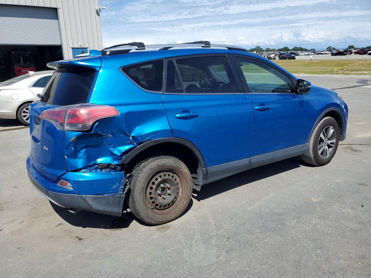 2016 TOYOTA RAV4 XLE photo 7