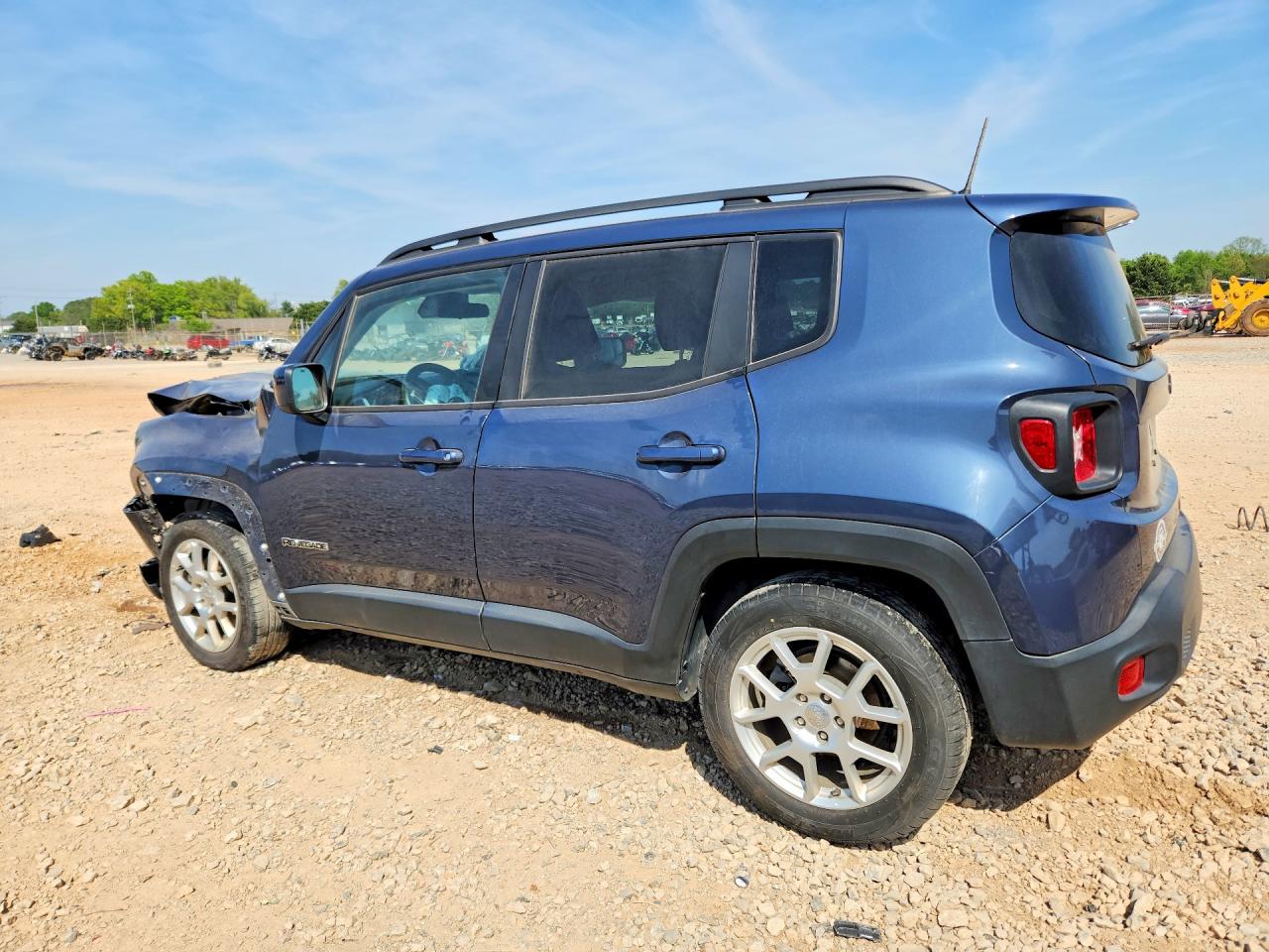 2020 JEEP RENEGADE LATITUDE photo 3