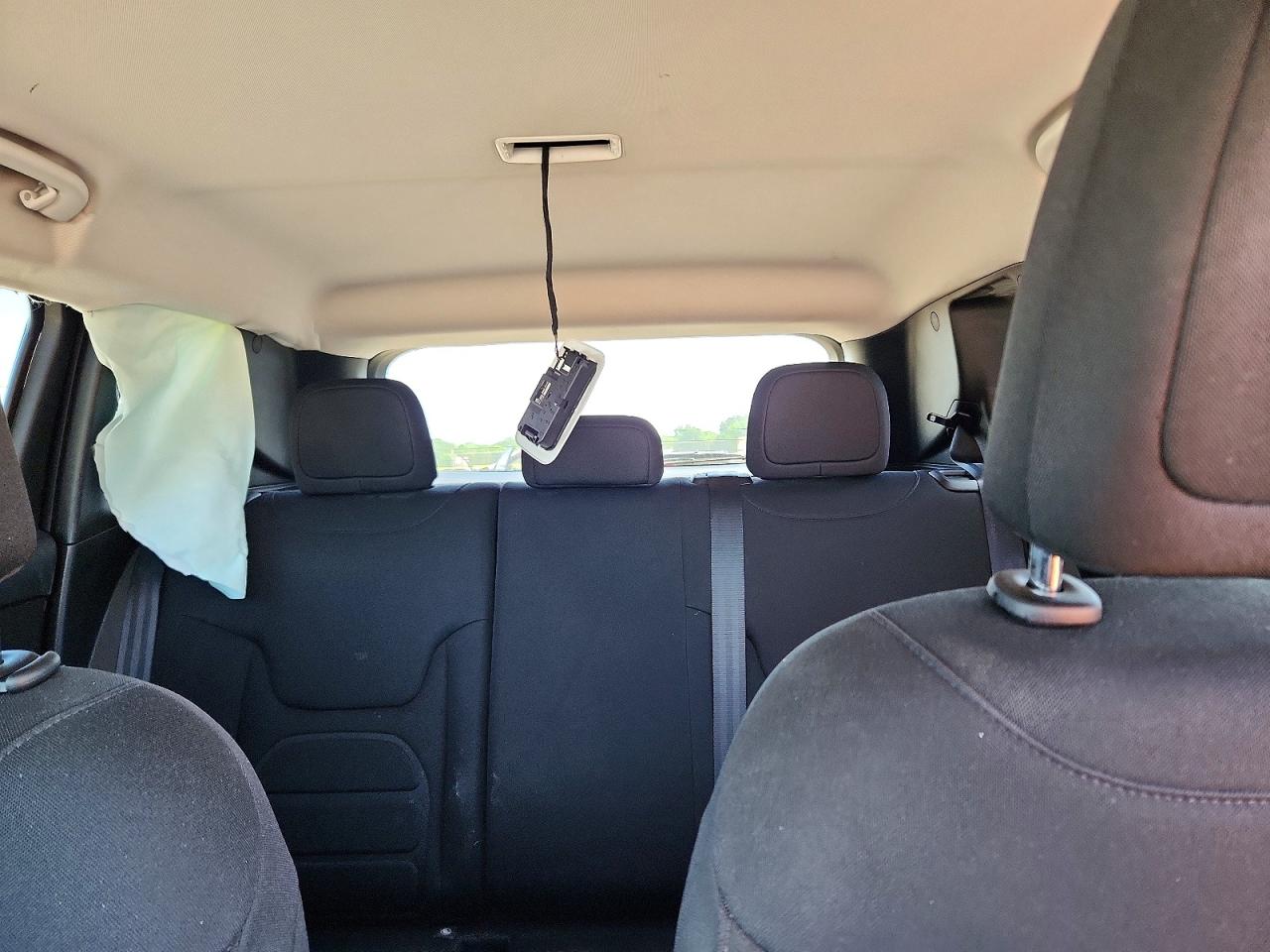 2020 JEEP RENEGADE LATITUDE photo 19