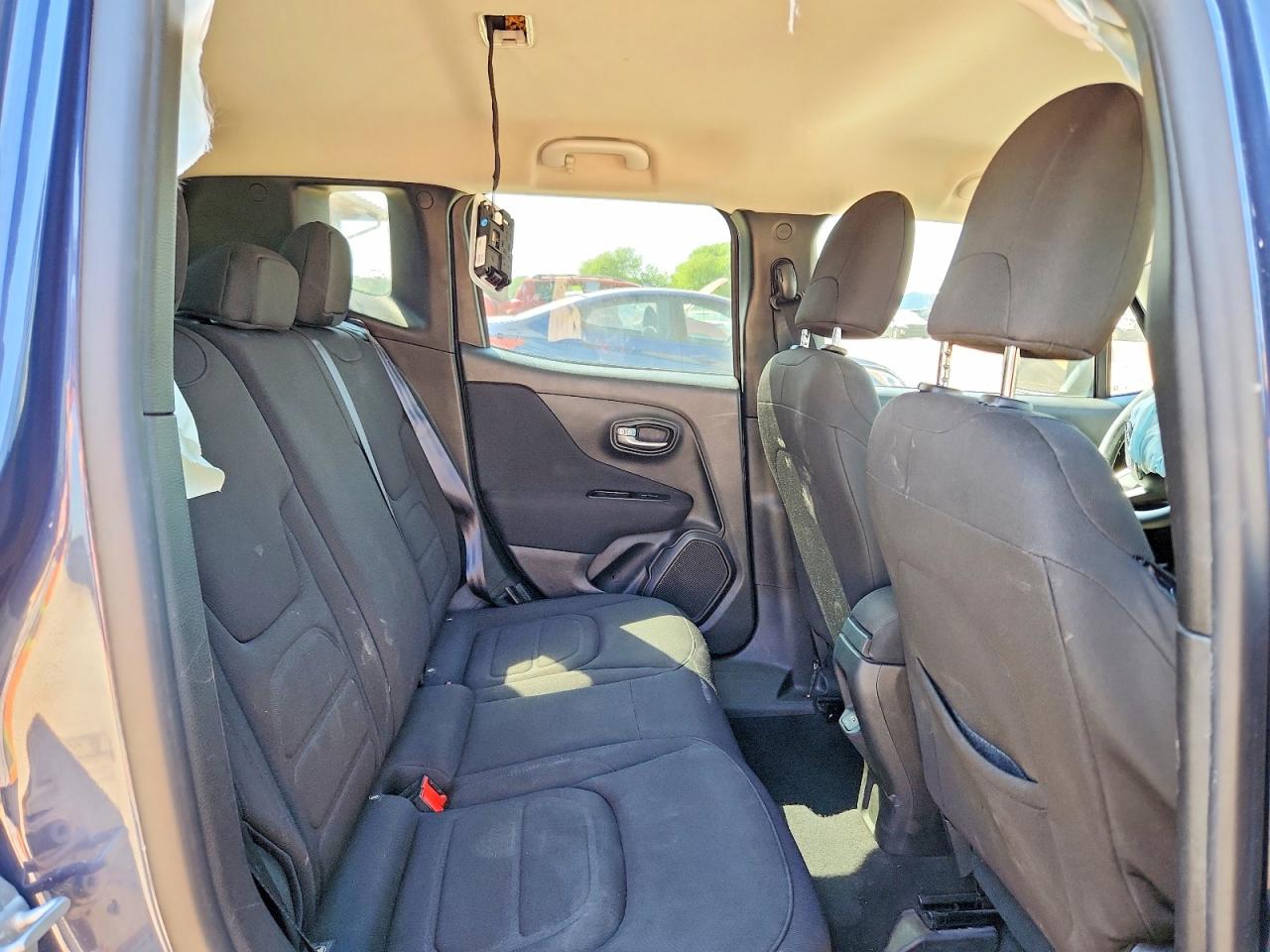 2020 JEEP RENEGADE LATITUDE photo 21
