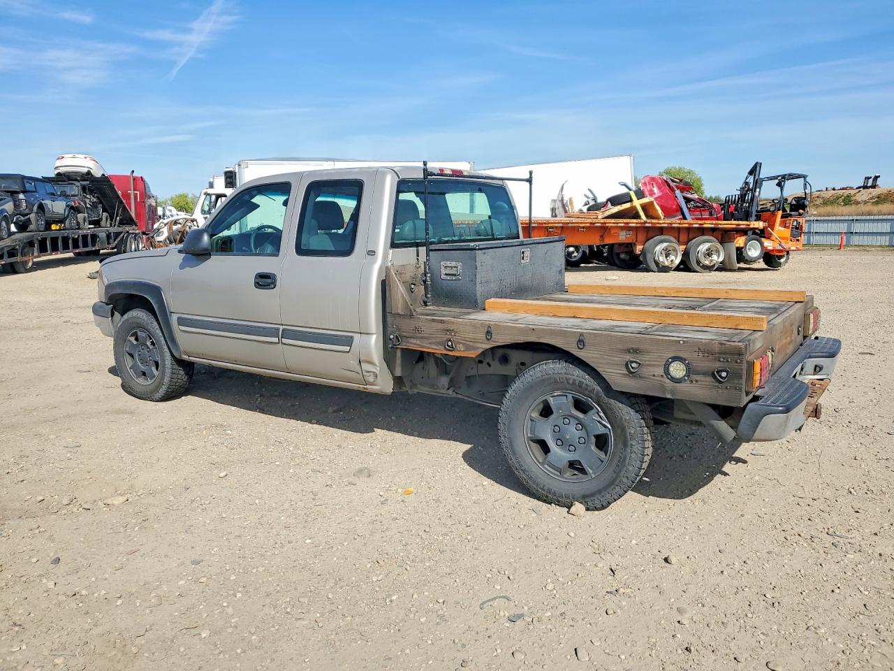 2004 CHEVROLET SILVERADO K1500 FLATBED TRUCK photo 3