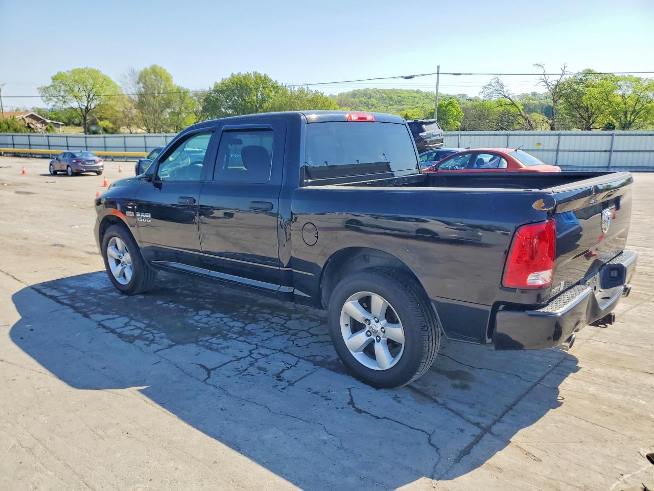 2014 RAM 1500 ST photo 3