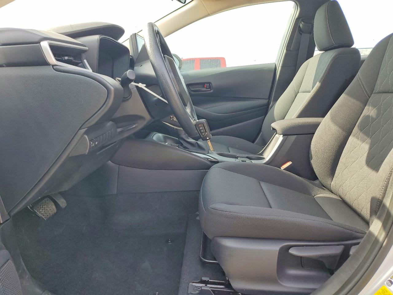 2025 TOYOTA COROLLA LE photo 7