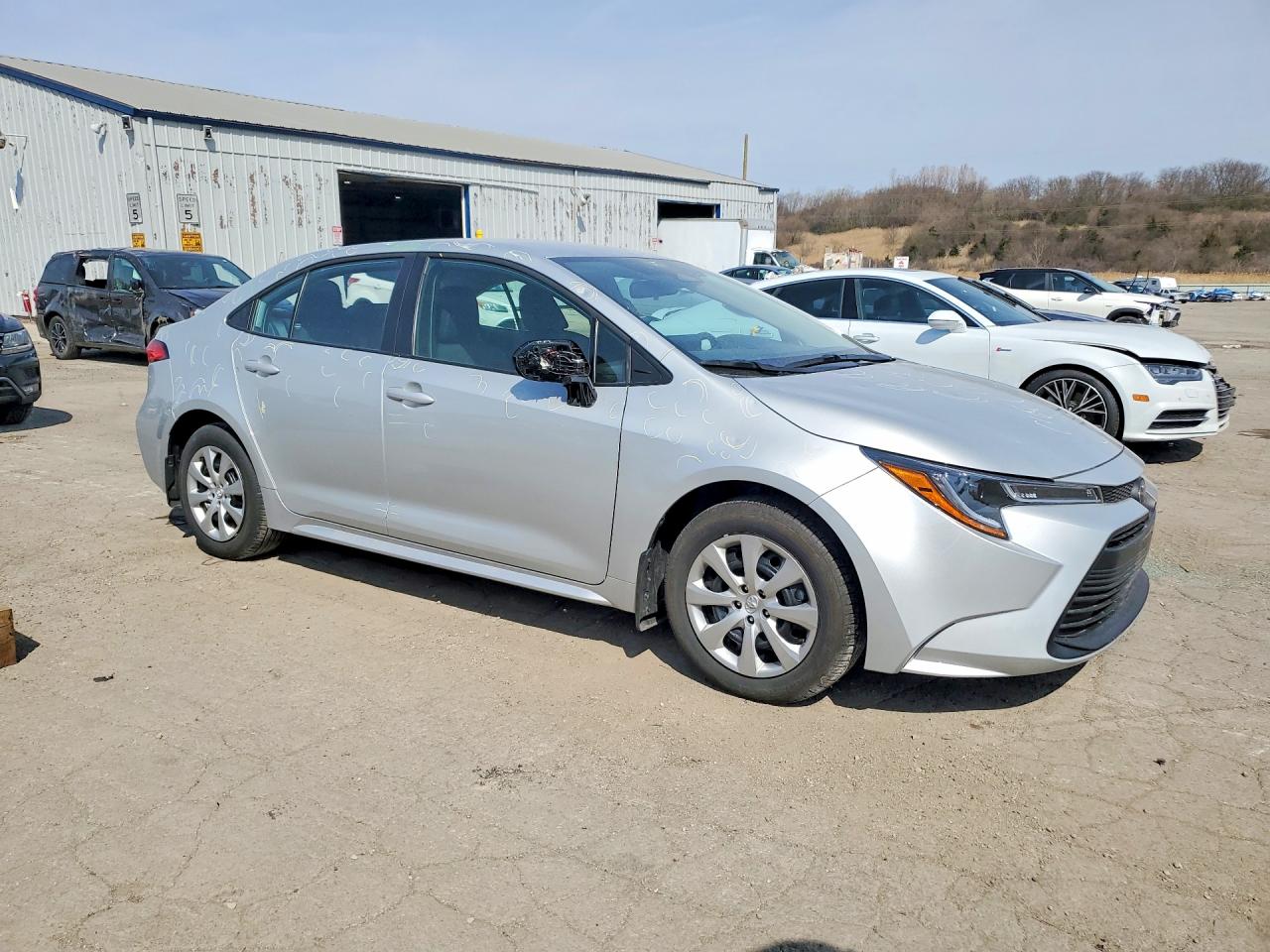 2025 TOYOTA COROLLA LE photo 4