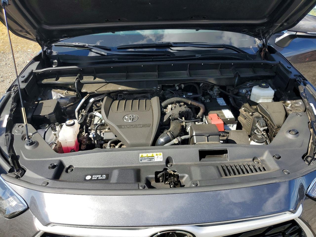 2024 TOYOTA HIGHLANDER XLE photo 34