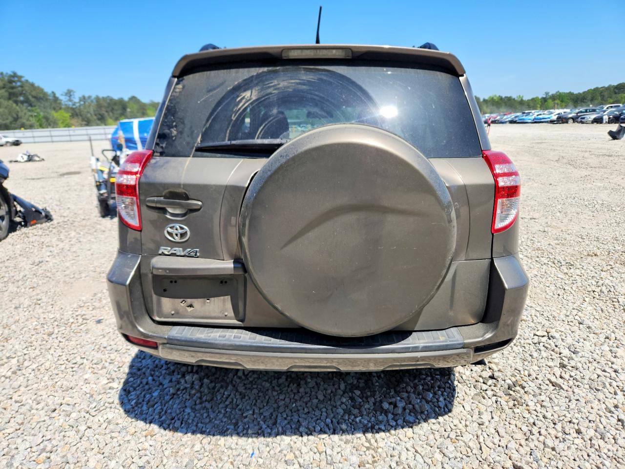 2011 TOYOTA RAV4 BASE photo 11