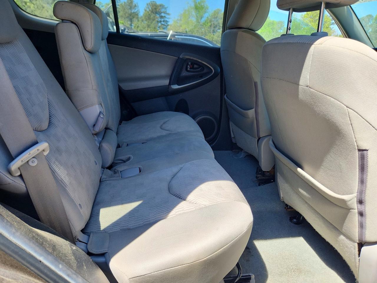 2011 TOYOTA RAV4 BASE photo 21