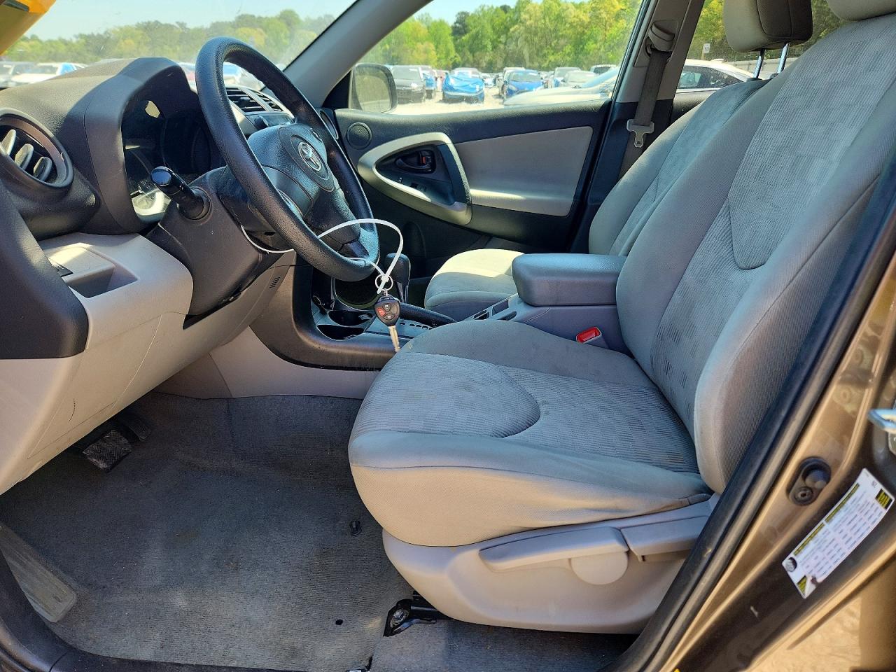 2011 TOYOTA RAV4 BASE photo 13