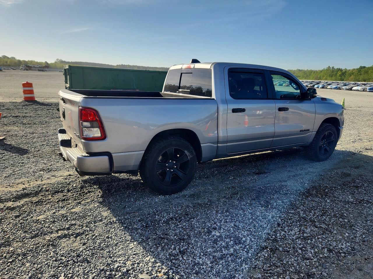 2023 RAM 1500 photo 7