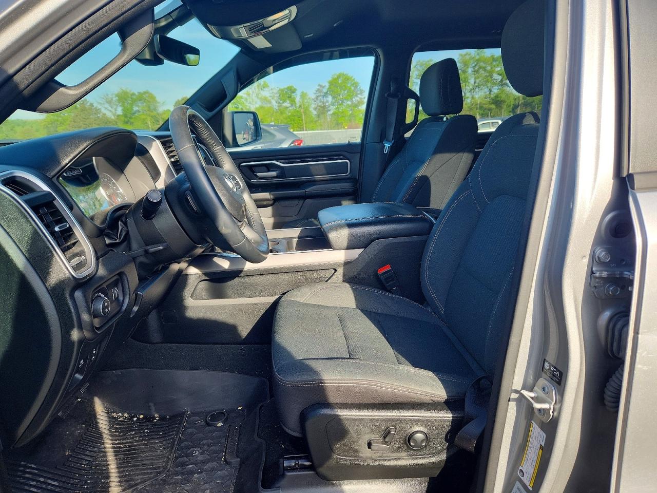 2023 RAM 1500 photo 19