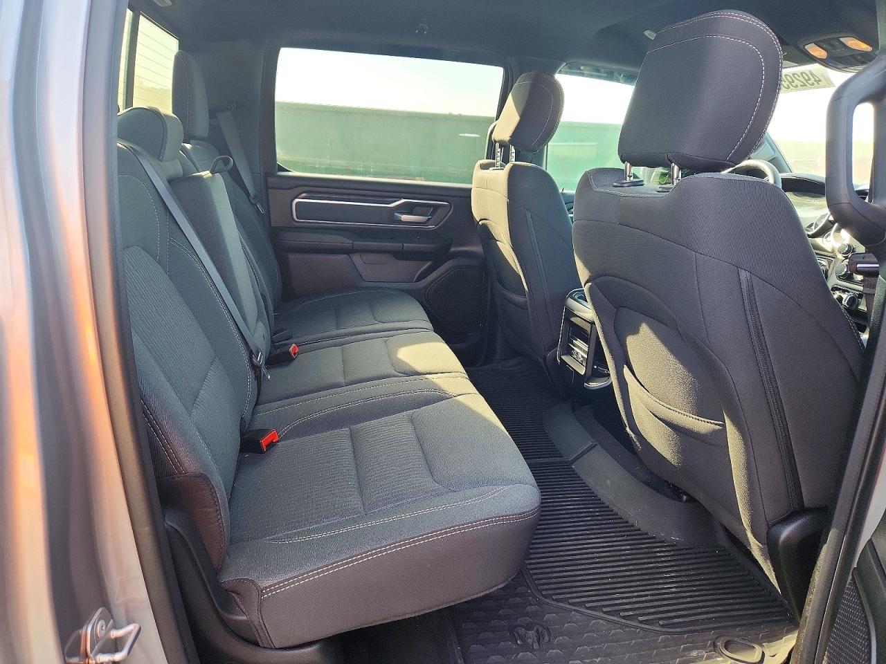 2023 RAM 1500 photo 28
