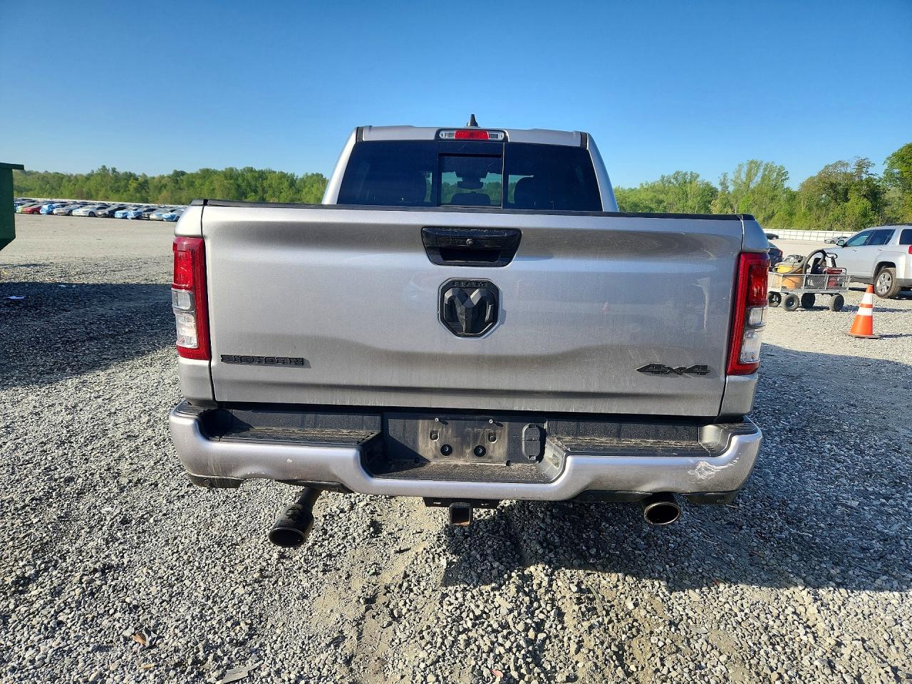 2023 RAM 1500 photo 16