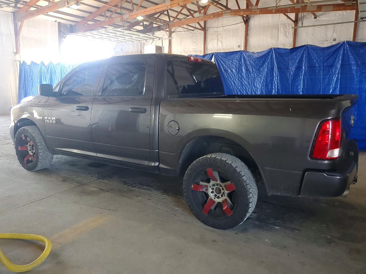 2016 RAM 1500 photo 3