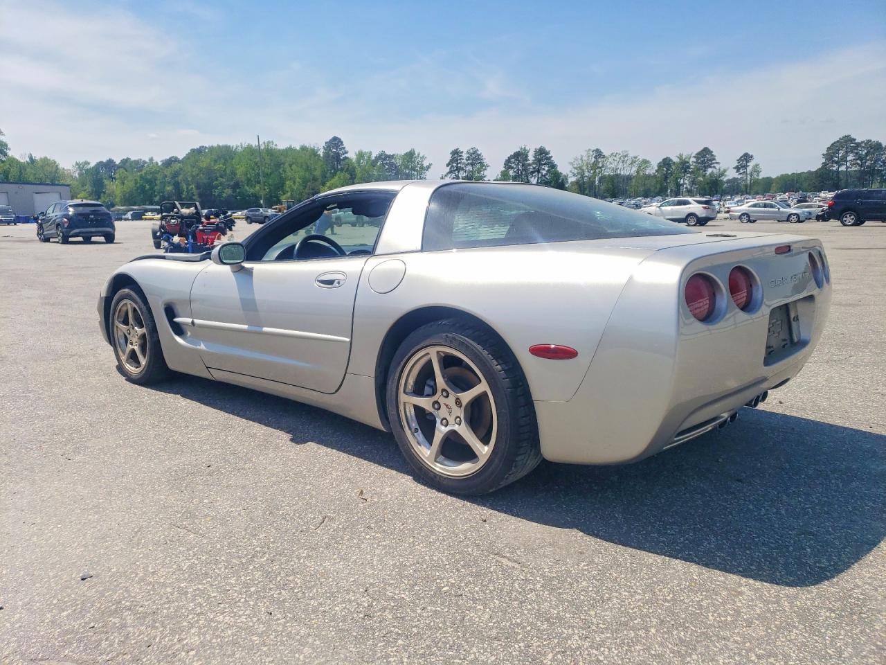 2004 CHEVROLET CORVETTE photo 2