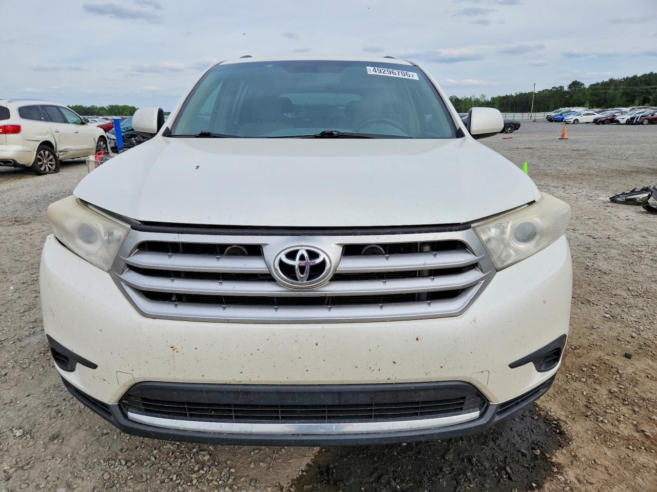 2013 TOYOTA HIGHLANDER BASE photo 9