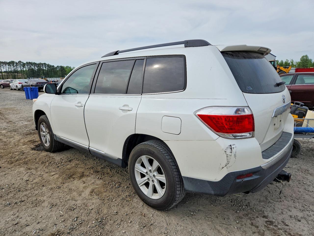 2013 TOYOTA HIGHLANDER BASE photo 3