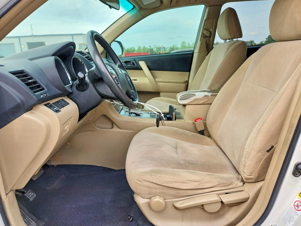 2013 TOYOTA HIGHLANDER BASE photo 13