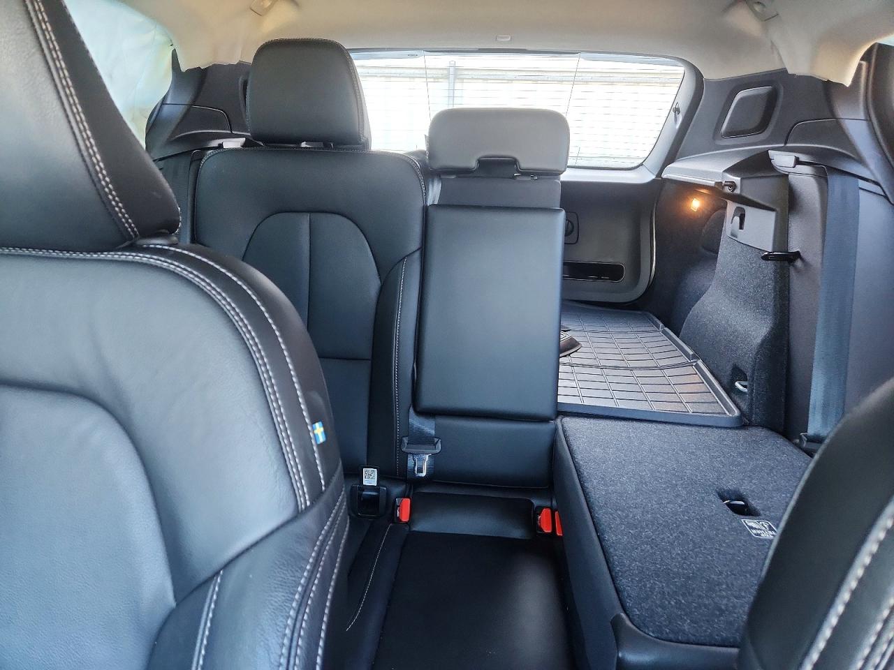 2024 VOLVO XC40 CORE photo 19
