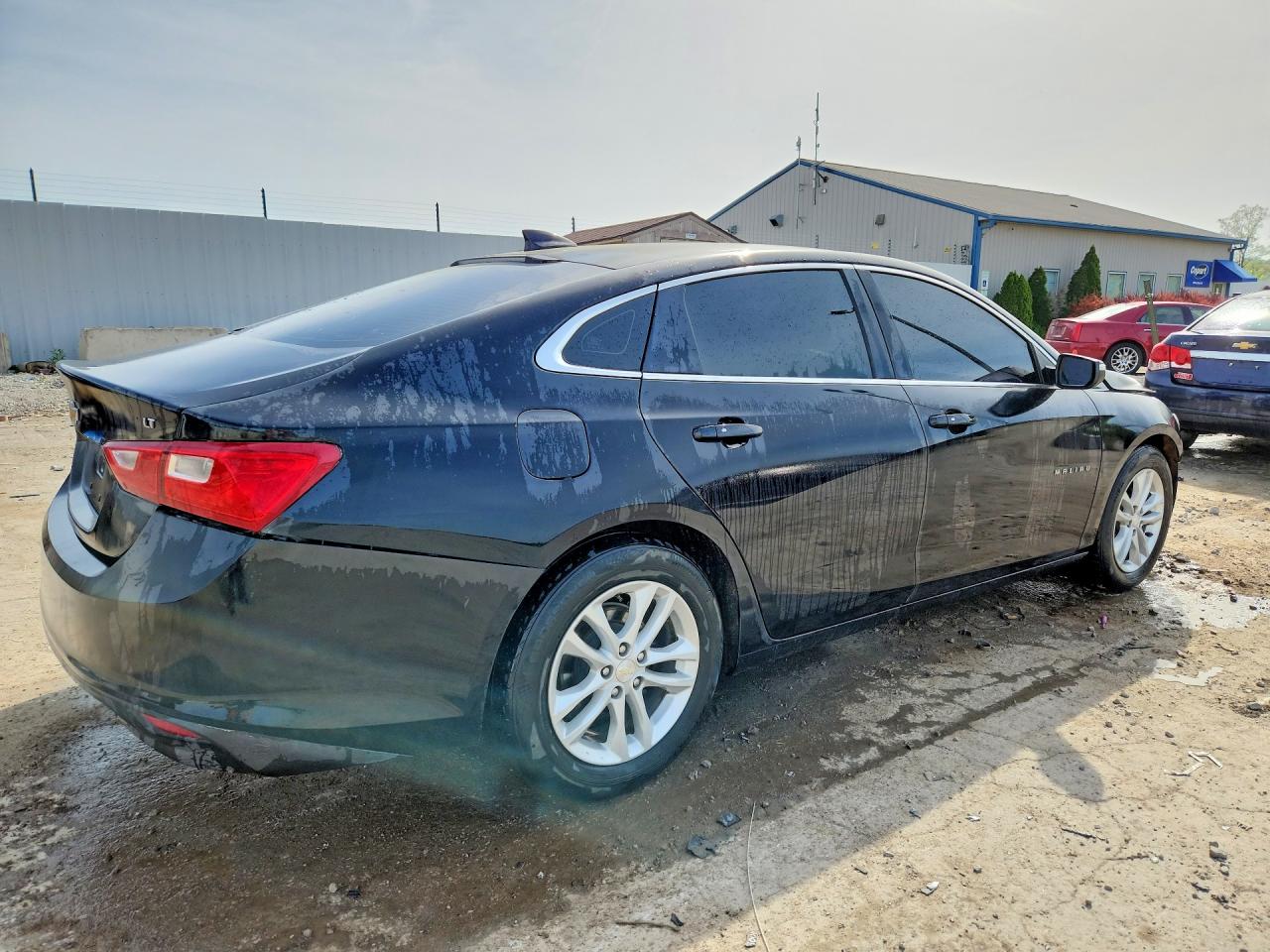 2017 CHEVROLET MALIBU LT photo 5