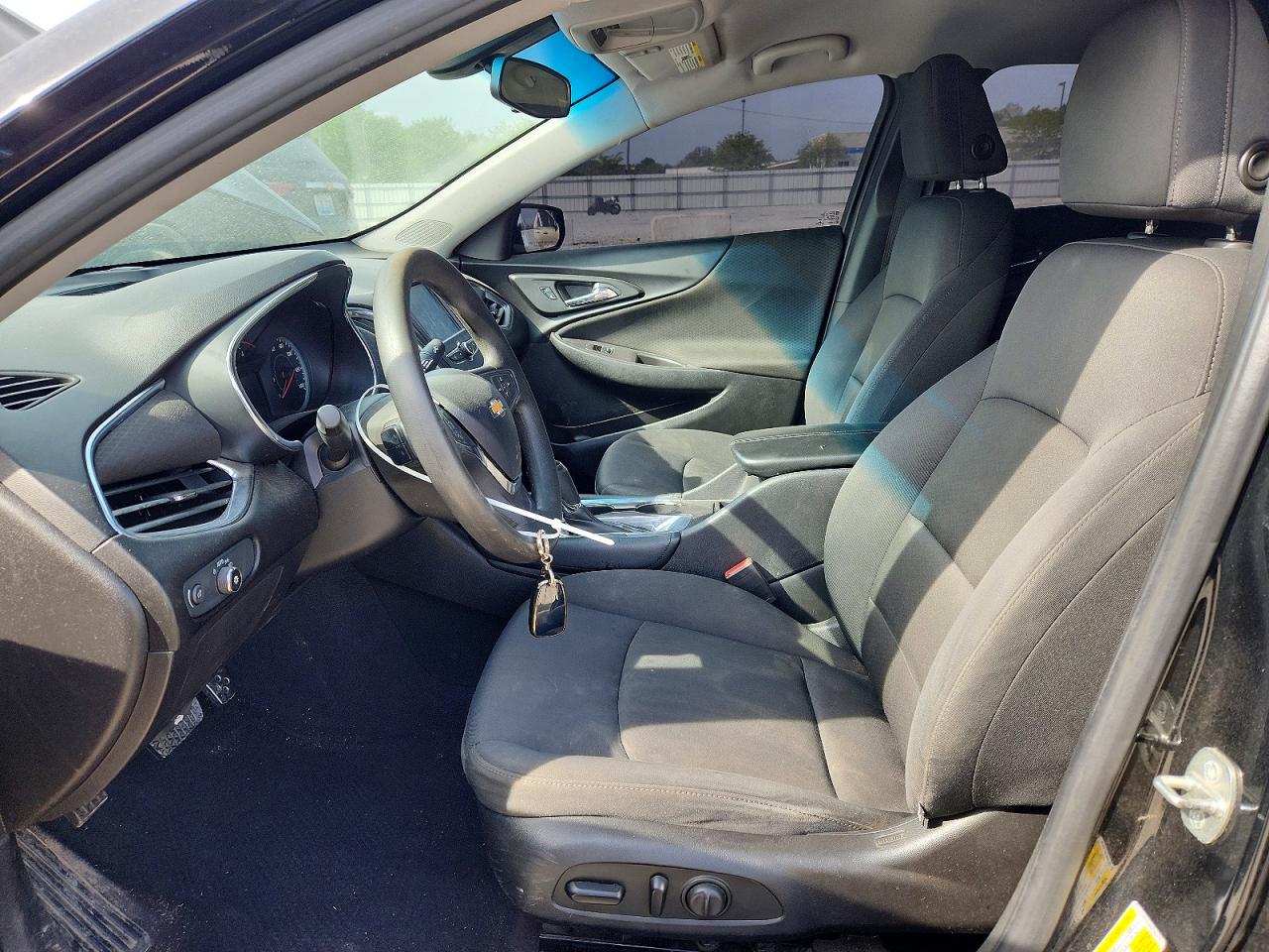 2017 CHEVROLET MALIBU LT photo 13
