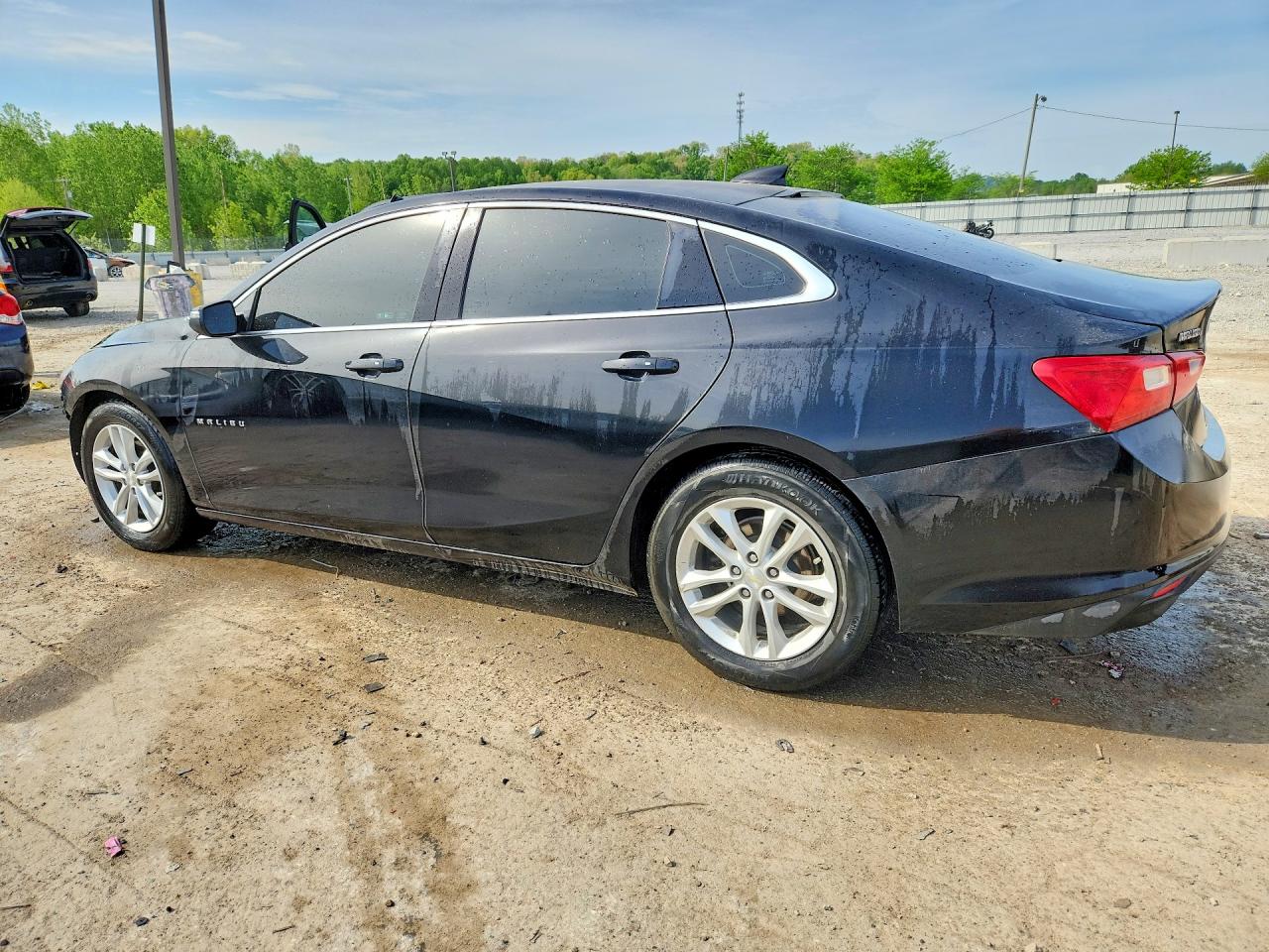 2017 CHEVROLET MALIBU LT photo 3