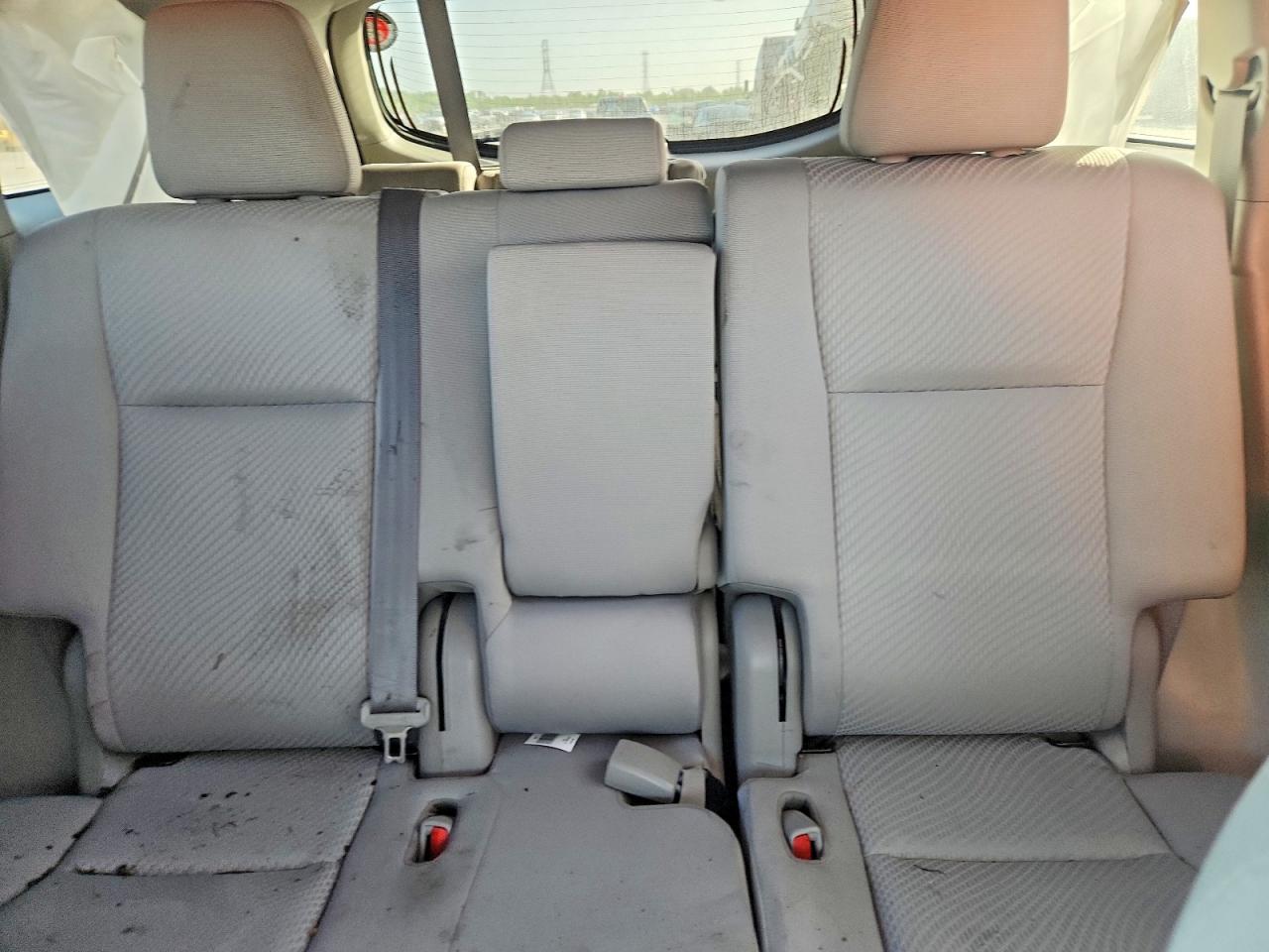 2019 TOYOTA HIGHLANDER LE photo 28