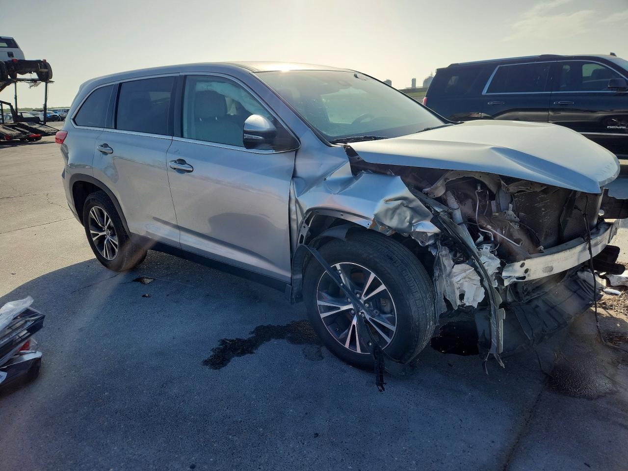 2019 TOYOTA HIGHLANDER LE photo 10