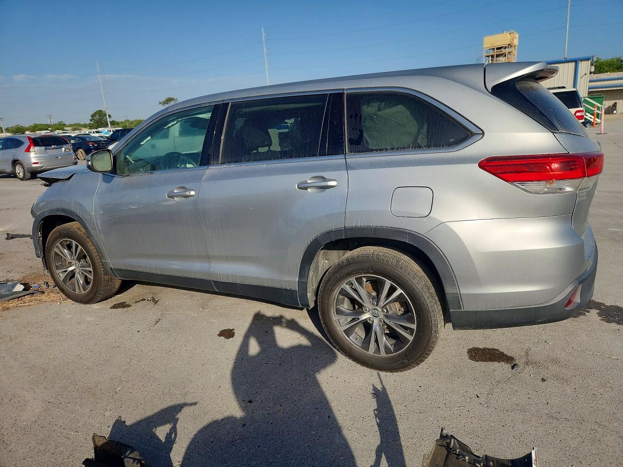 2019 TOYOTA HIGHLANDER LE photo 4