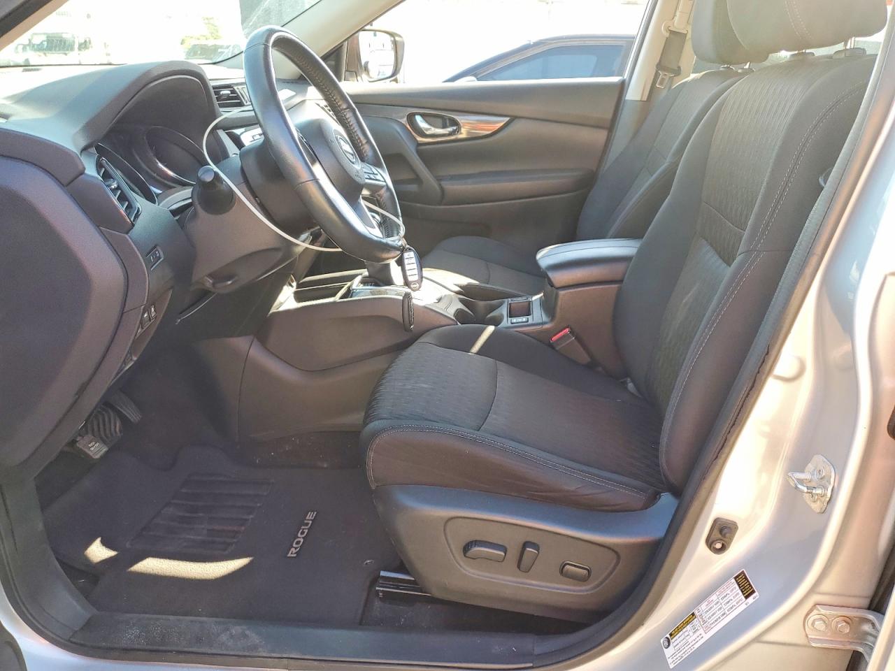 2018 NISSAN ROGUE SV photo 13