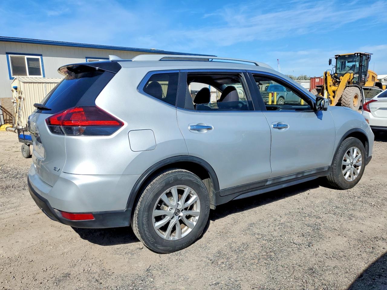 2018 NISSAN ROGUE SV photo 5