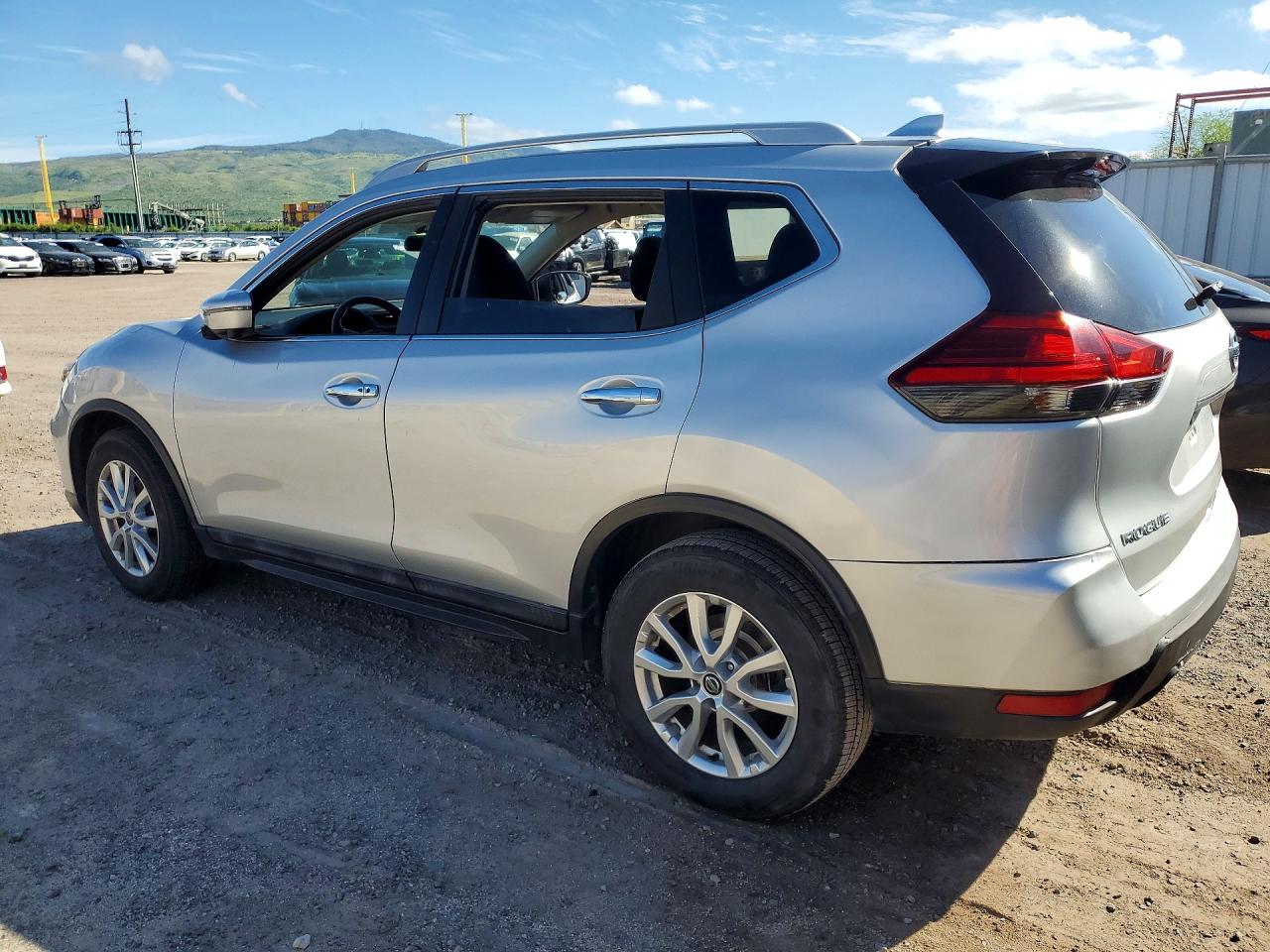 2018 NISSAN ROGUE SV photo 3